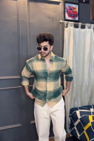 Men Buffalo Checked Spread Collar Casual Shirt