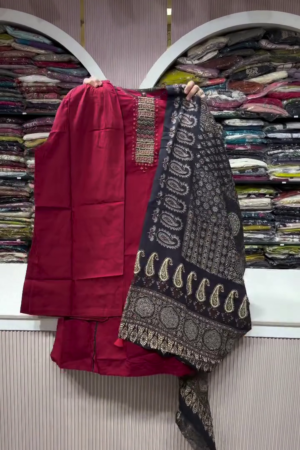 Women Ethnic Motifs Embroidered Thread Work Kurta with Trousers & With Dupatta