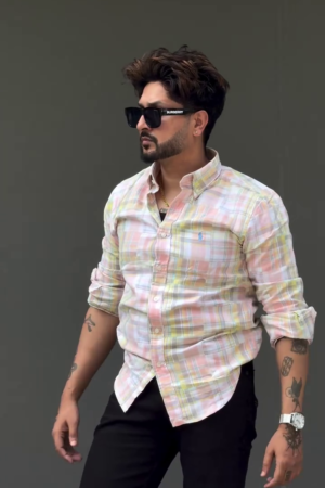 Men Checked Spread Collar Cotton Casual Shirt