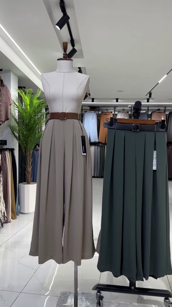 Women Wide Leg Solid Grey Pants - Image 8